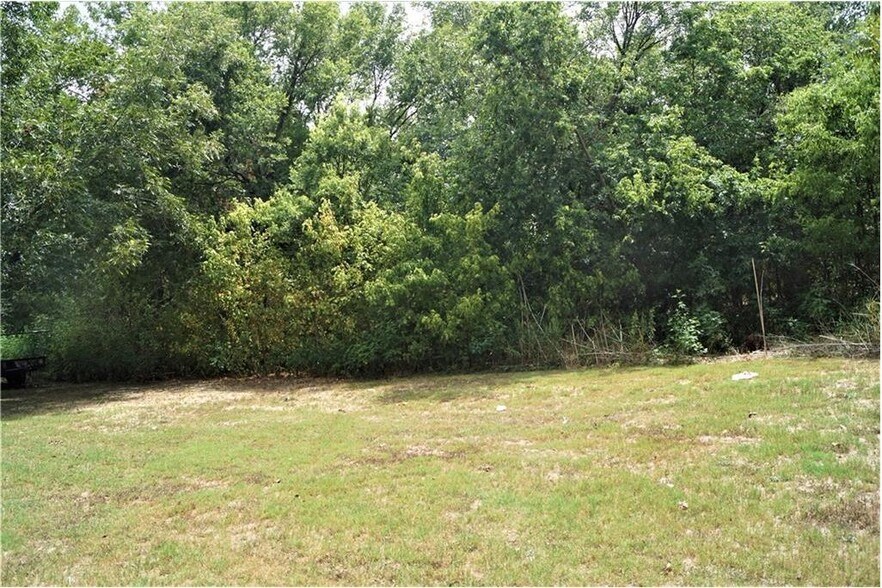 More Photos Of Highway 290, Elgin Office For Sale