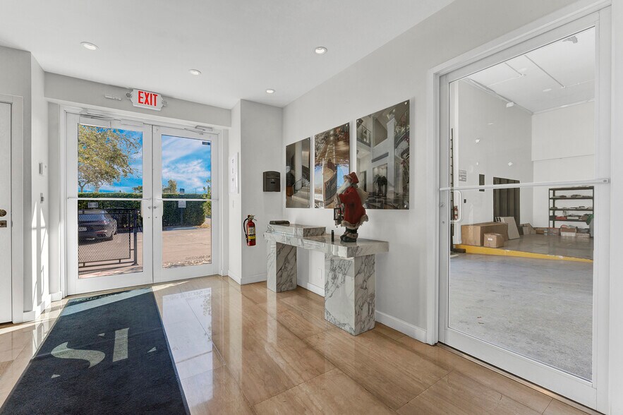 More Photos Of 821 N 21st Ave, Hollywood Storefront Retail Office For Lease