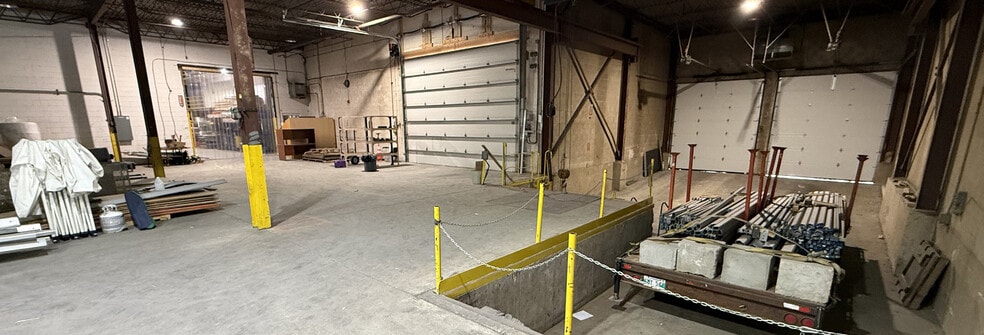 More Photos Of 15 Bury St, Winnipeg Distribution For Sale