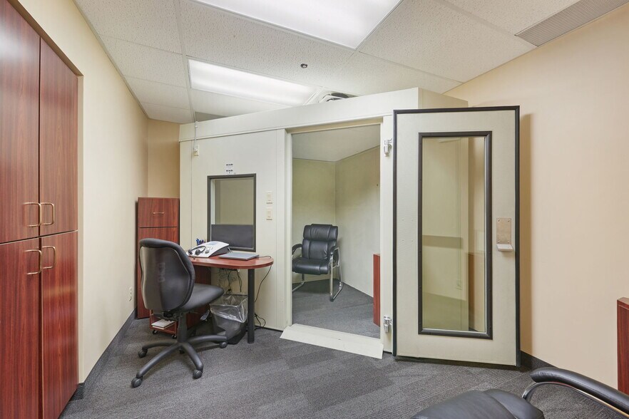 More Photos Of 1560 Beam Ave, Maplewood Medical For Sale