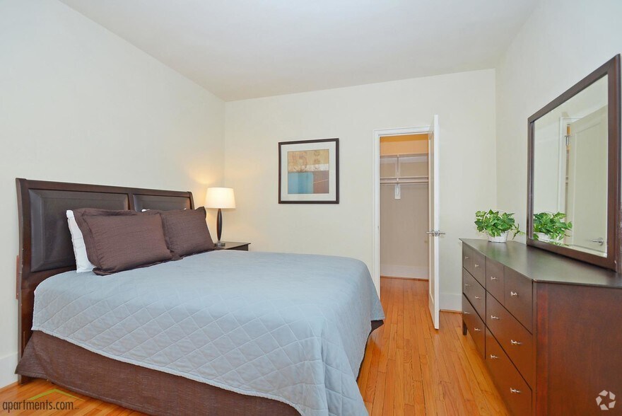 More Photos Of 1841 Columbia Rd NW, Washington Apartments For Lease