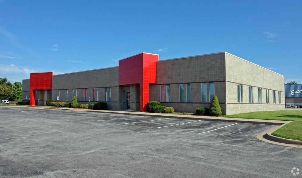 Primary Photo Of 1643-1649 Enterprise Ave, Springfield Loft Creative Space For Lease