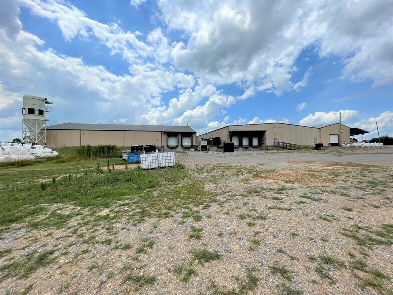 More Photos Of 134 Roger Thomas Rd, Cadiz Warehouse For Sale