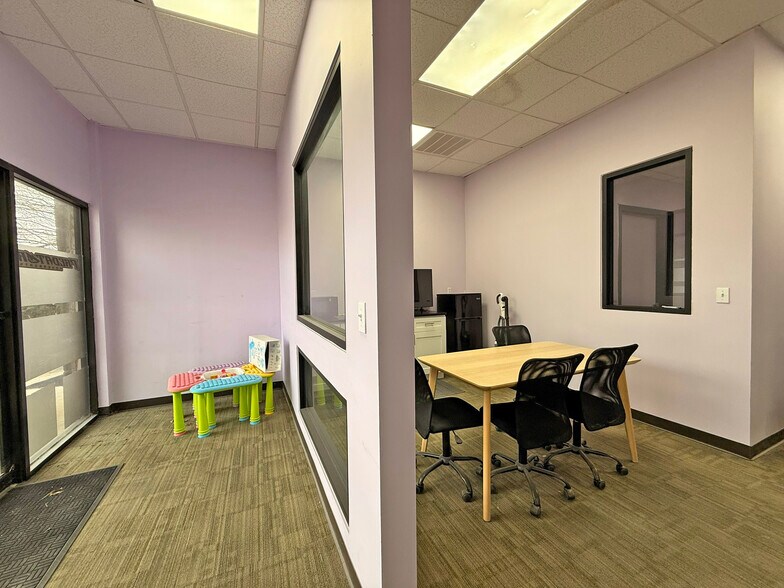 More Photos Of 75 E Jefryn Blvd, Deer Park Warehouse For Sale