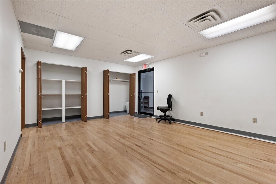 More Photos Of 18 Sportsman Dr, Clarion Medical For Lease