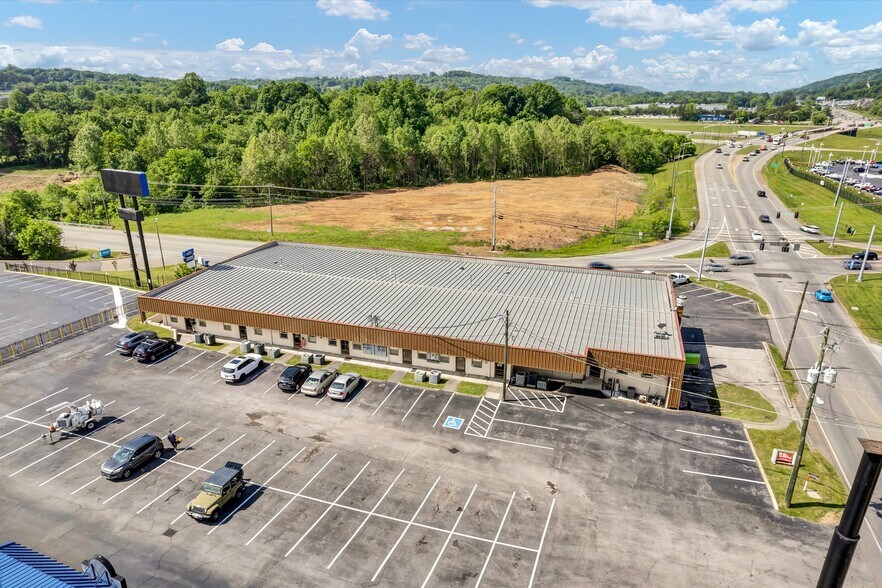 More Photos Of 6714-6716 Central Avenue Pike, Knoxville Office For Lease