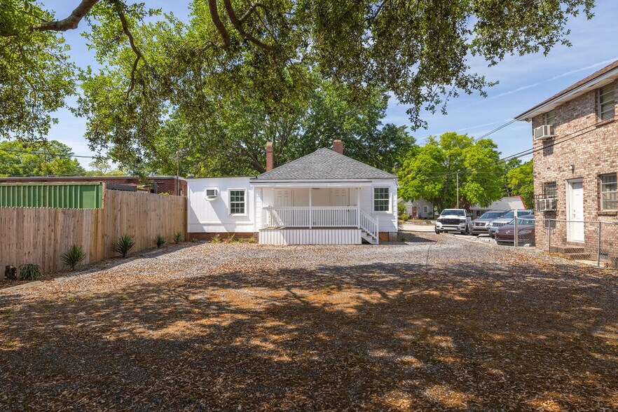 More Photos Of 3956 Rivers Ave, Charleston Office For Sale