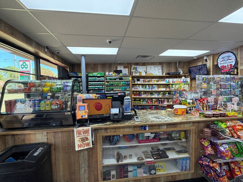 More Photos Of 1515 S Mobberly Ave, Longview Service Station For Sale