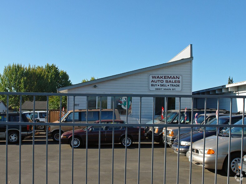 Primary Photo Of 3897 Main St, Springfield Auto Dealership For Sale