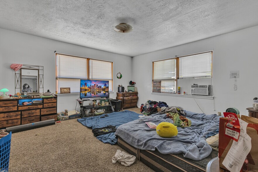 More Photos Of 701-703 Midland Ave, Midland Office Residential For Sale