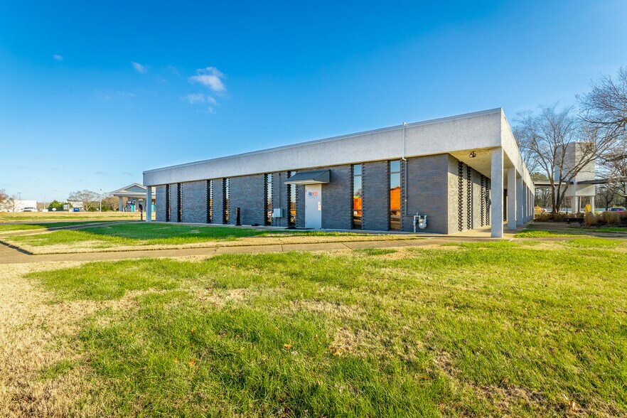 More Photos Of 5751 Cornelison Rd, Chattanooga Office For Sale