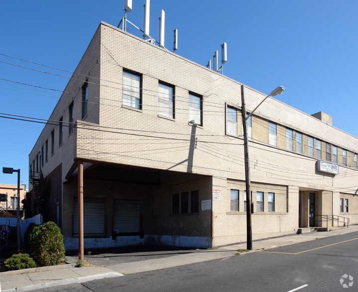 More Photos Of 800-810 31st St, Union City Industrial For Sale