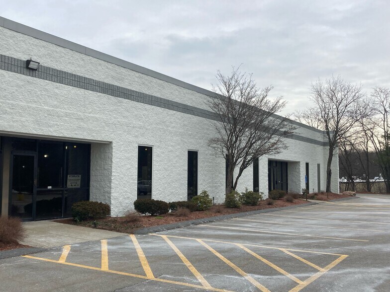 More Photos Of 35 Dunham Rd, Billerica Warehouse For Lease