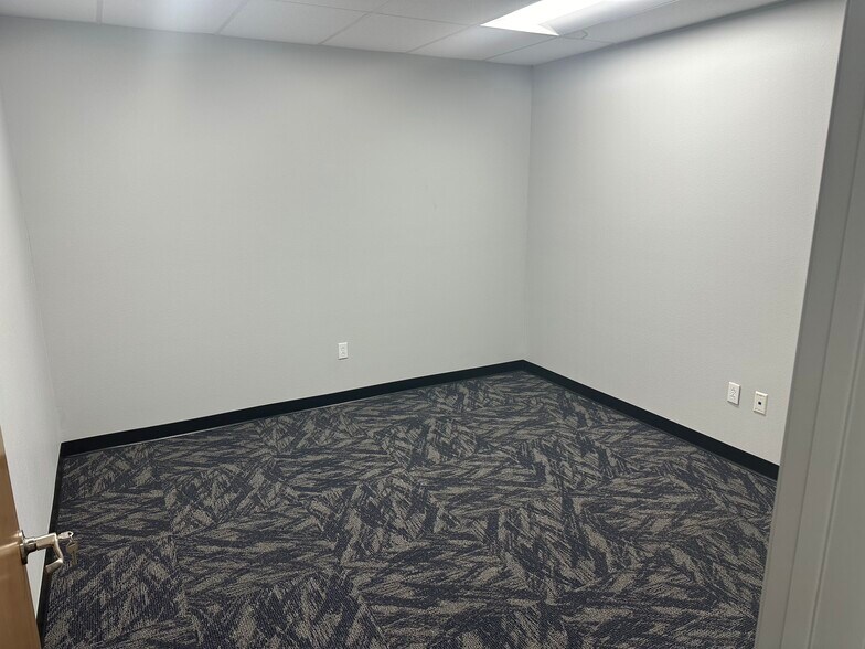 More Photos Of 601 S 14th St, La Porte Warehouse For Lease