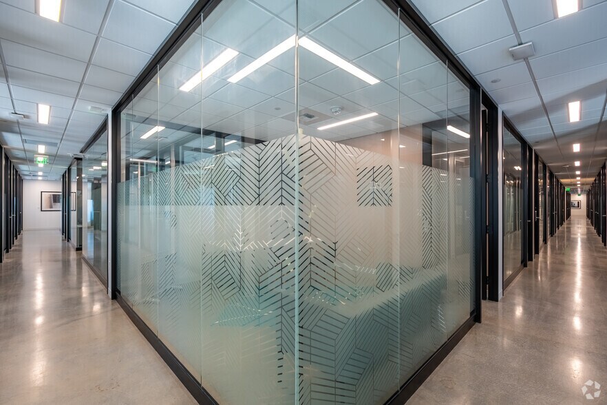 More Photos Of 450 Alaskan Way S, Seattle Coworking Space