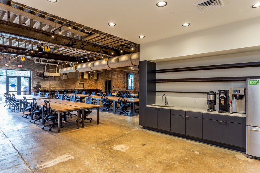 More Photos Of 500 E Davie St, Raleigh Restaurant For Lease