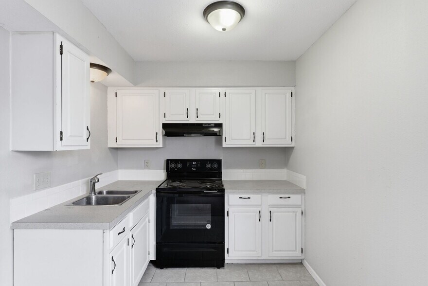 More Photos Of 925 S Main St, Wichita Apartments For Sale