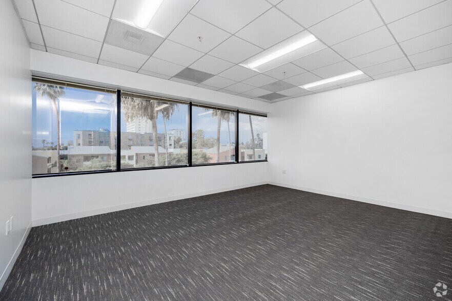 More Photos Of 401 Wilshire Blvd, Santa Monica Office For Lease