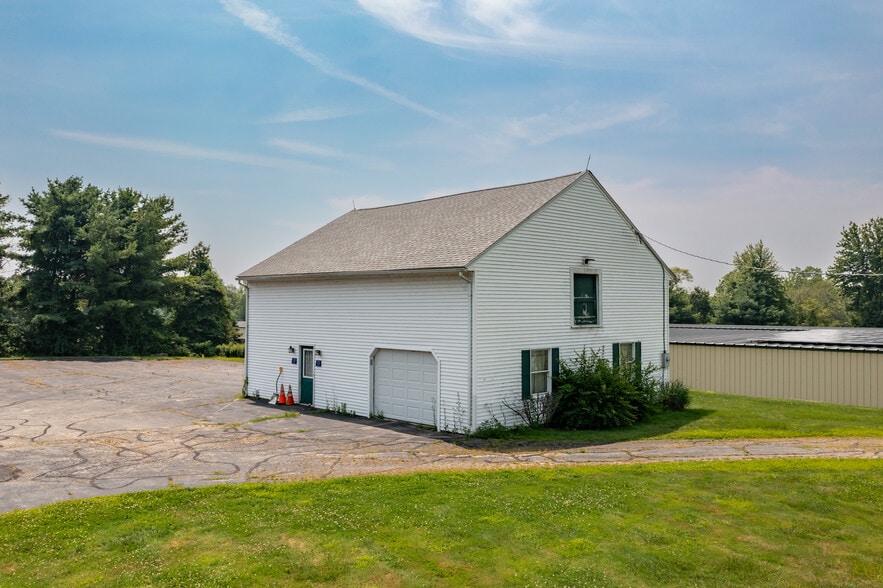 More Photos Of 2665 Boston Tpke, Coventry Funeral Home For Sale