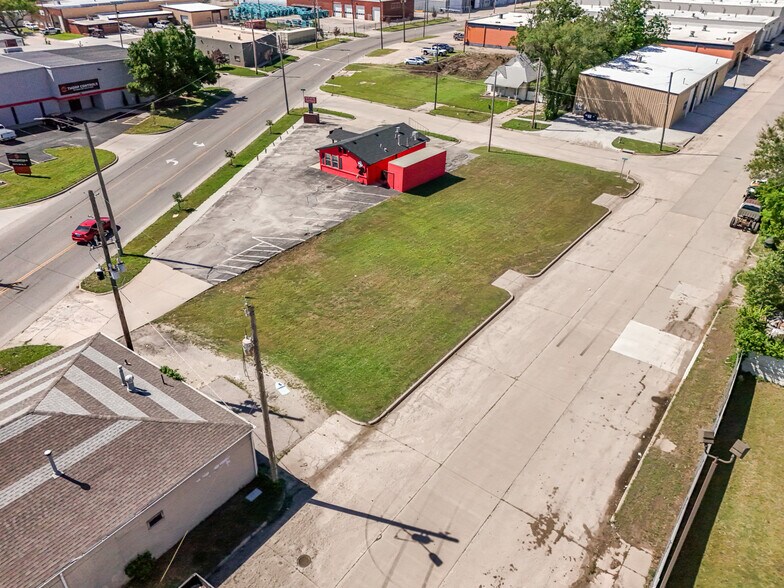 More Photos Of 0.21+/- Acres at E. Murdock & N. Washington Av ave, Wichita Land For Sale