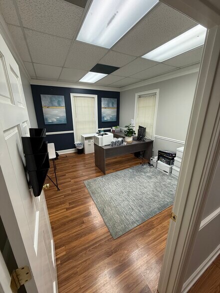 More Photos Of 6111 Peachtree Dunwoody Rd NE, Atlanta Office Residential For Sale