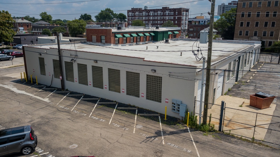 More Photos Of 838 N Delaware St, Indianapolis Unknown For Lease