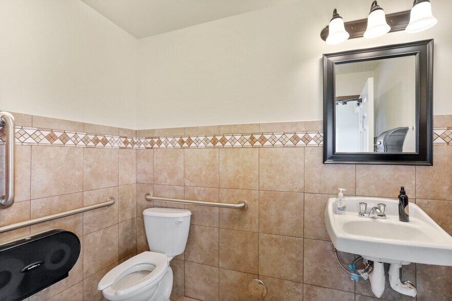More Photos Of 14111-14113 Pennsylvania Ave, Hagerstown Freestanding For Sale