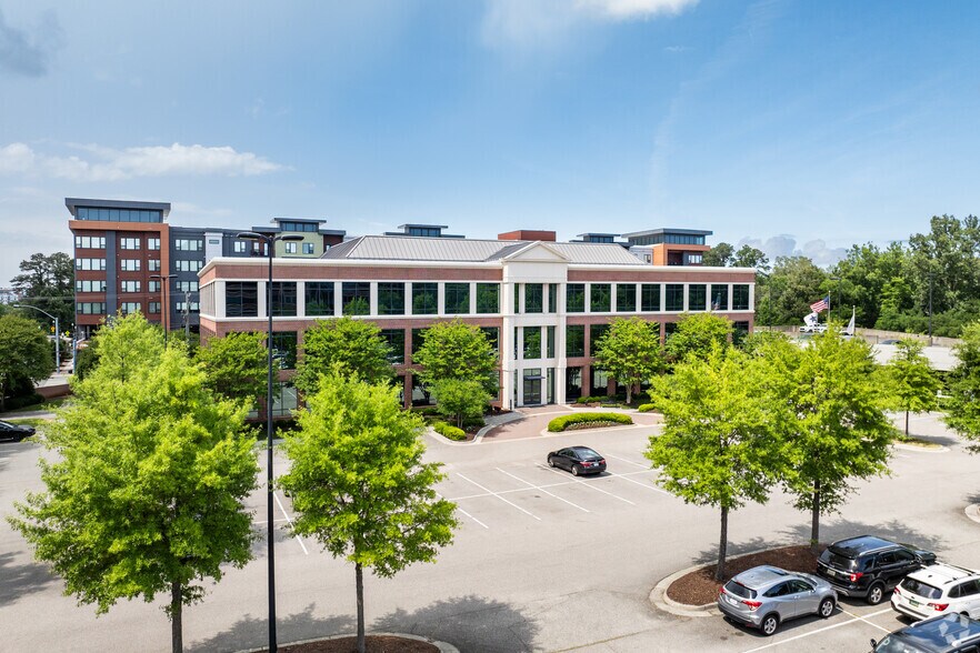 More Photos Of 272 Bendix Rd, Virginia Beach Unknown For Lease