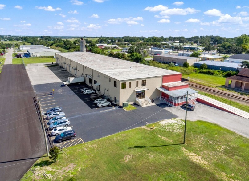 More Photos Of 110 W Interlake Blvd, Lake Placid Warehouse For Lease