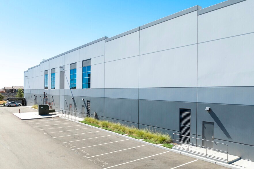 More Photos Of 5070 Glacier St, Lathrop Warehouse For Lease