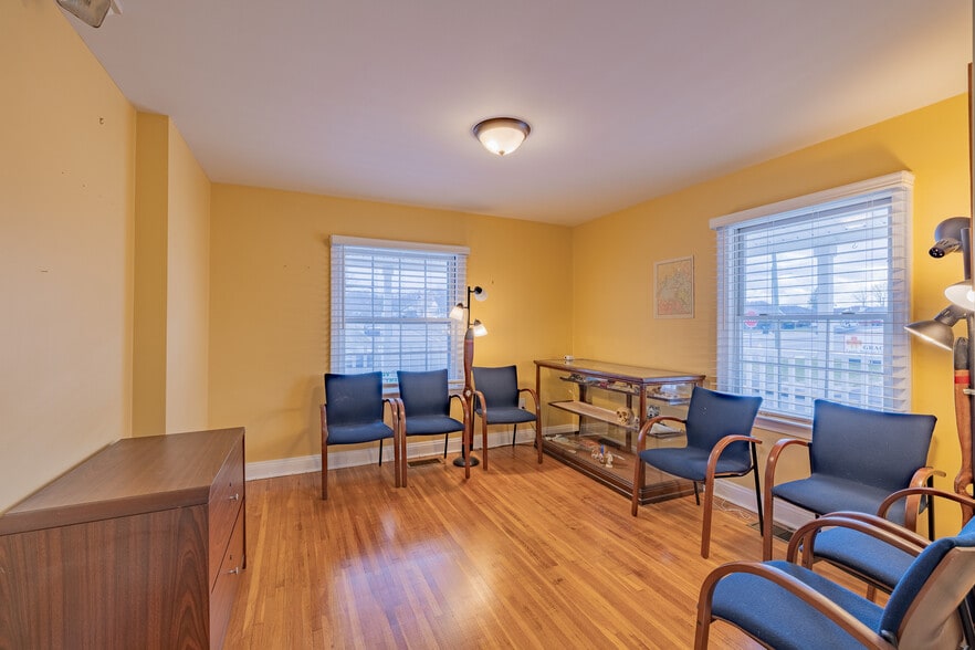 More Photos Of 1941 Euclid Ave, Bristol Medical For Sale