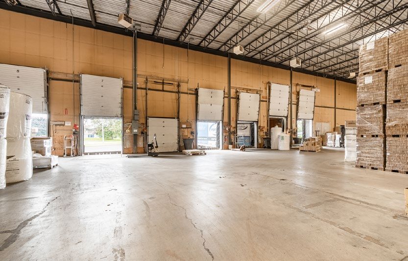 More Photos Of 1730-1790 Av Newton, Québec Distribution For Lease
