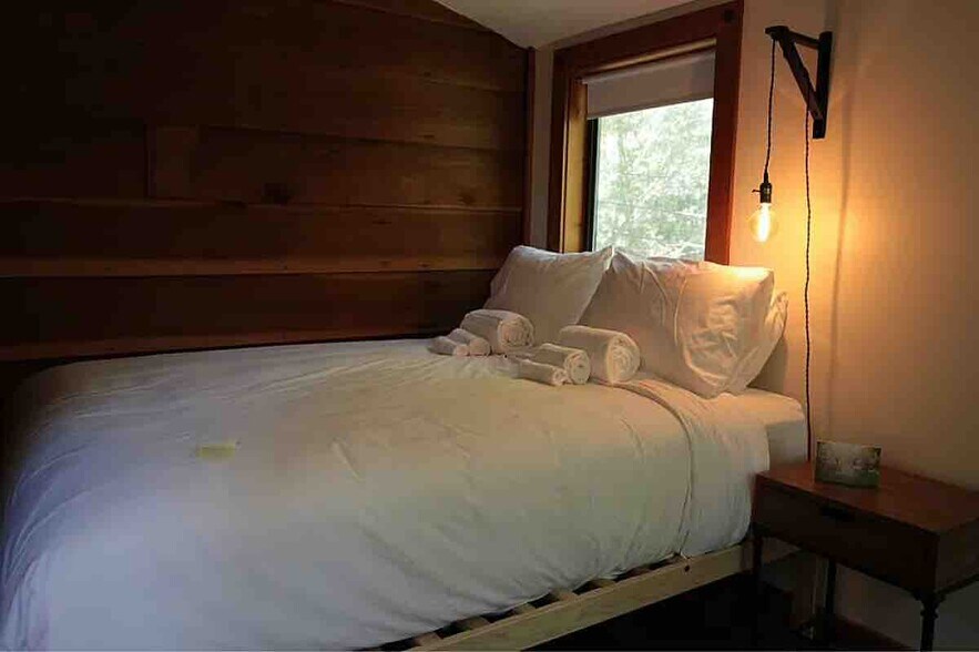 More Photos Of 18501 Van Zandt Resort Rd, Philo Lodge Meeting Hall For Sale