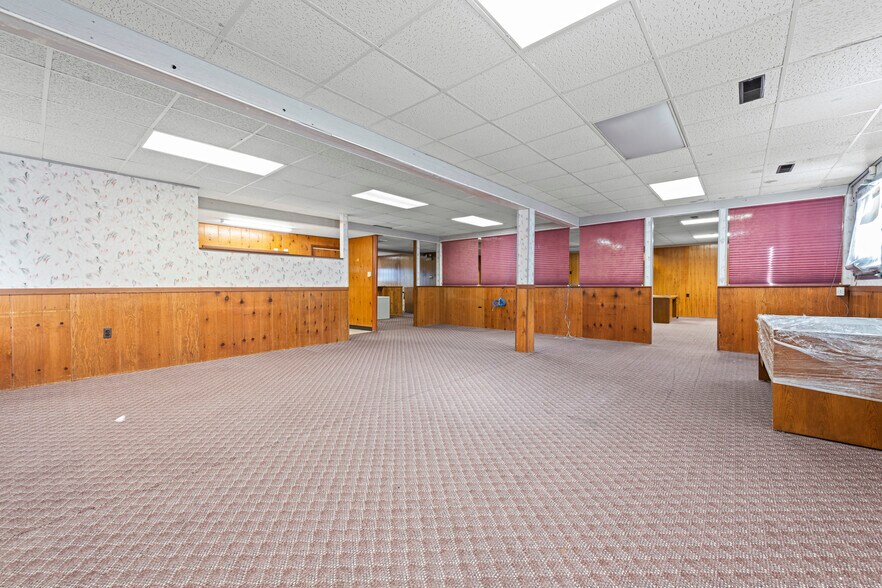 More Photos Of 3103 Lapeer Rd, Port Huron General Retail For Sale