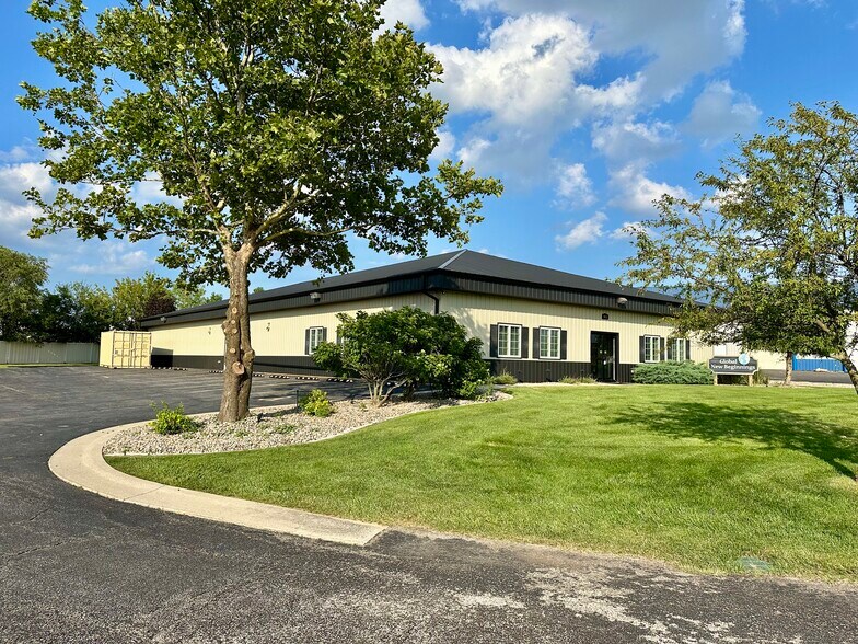 More Photos Of 4042 W 82nd Ct, Merrillville Office For Sale