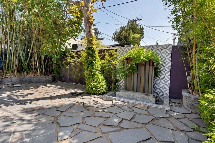 More Photos Of 458 N Robertson Blvd, West Hollywood Restaurant For Lease