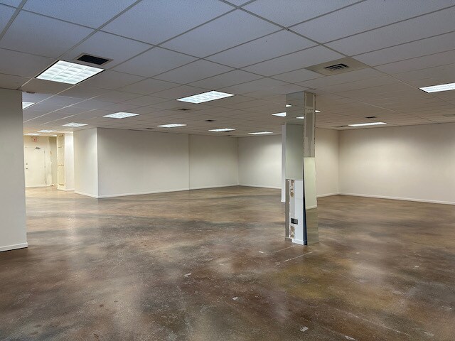 More Photos Of 10310 124th St NW, Edmonton Storefront Retail Office For Lease