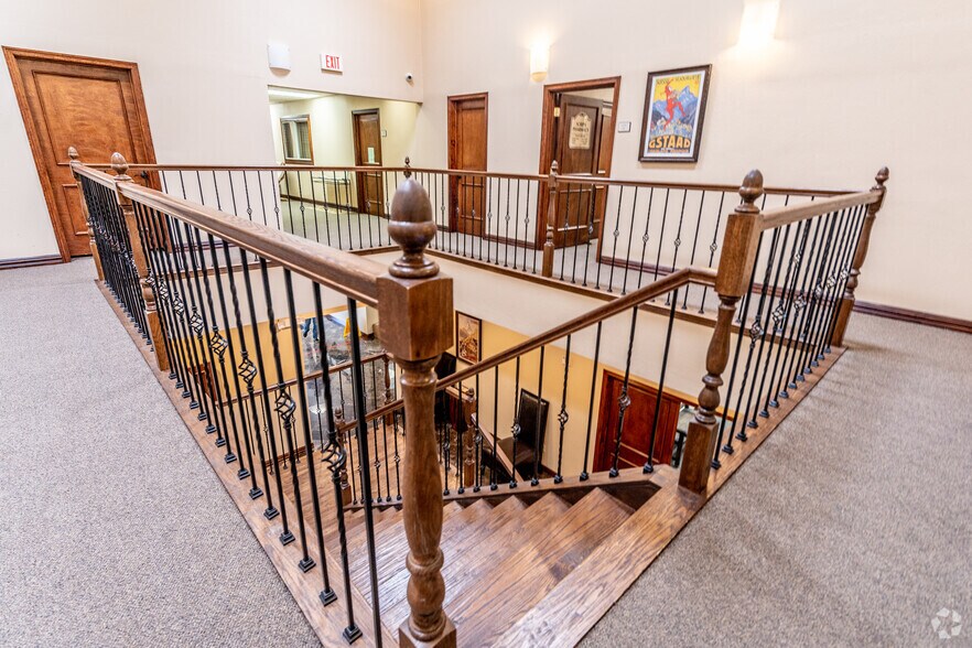 More Photos Of 1312 E 14th St, Plano Office For Lease