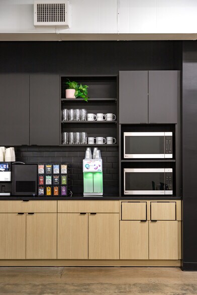 More Photos Of 1314 Chattahoochee Ave NW, Atlanta Warehouse For Lease