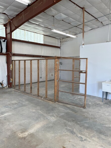 More Photos Of 7715 Venture St, Colorado Springs Warehouse For Lease