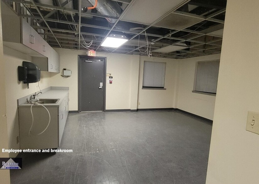 More Photos Of 3530 Industrial Ave, Joplin Warehouse For Lease