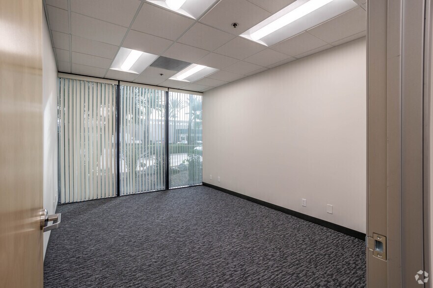 More Photos Of 2037-2077 S Vineyard Ave, Ontario Unknown For Lease