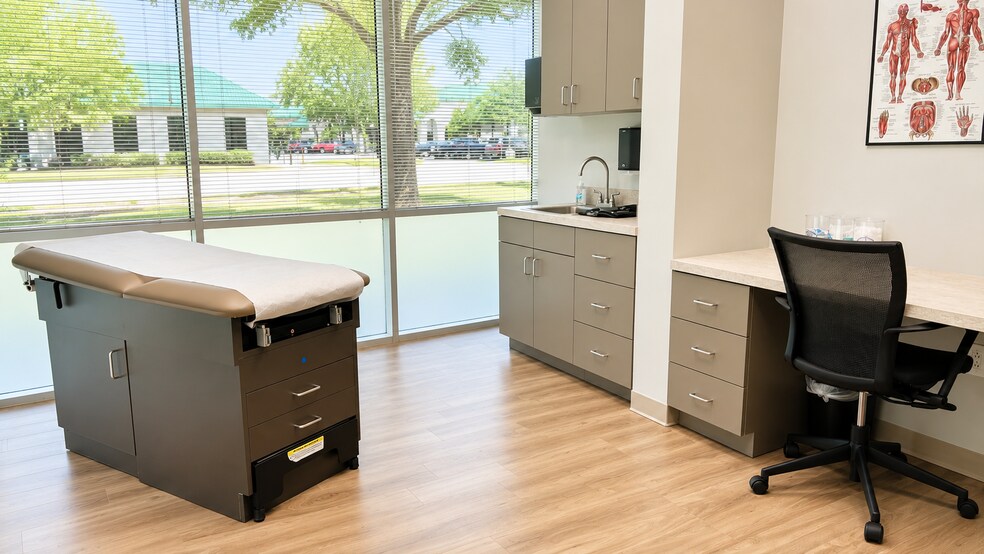 More Photos Of 411 Lantern Bend Dr, Houston Medical For Lease