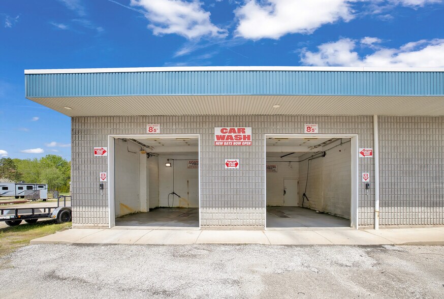 More Photos Of 1727 Division Rd N, Kingsville Restaurant For Sale