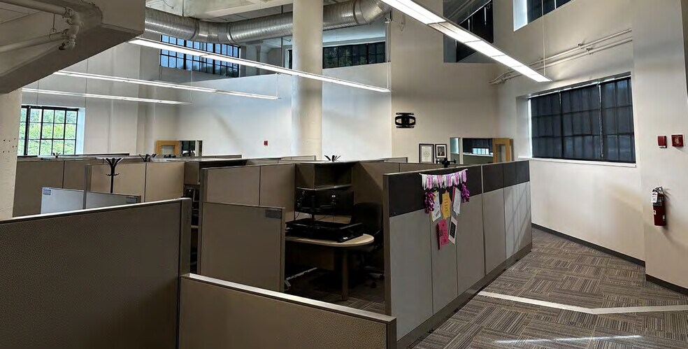 More Photos Of 1180 S Main St, Akron Medical For Lease