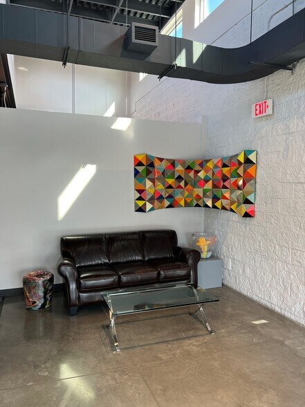 More Photos Of 2828 S 87th St, Omaha Office For Lease