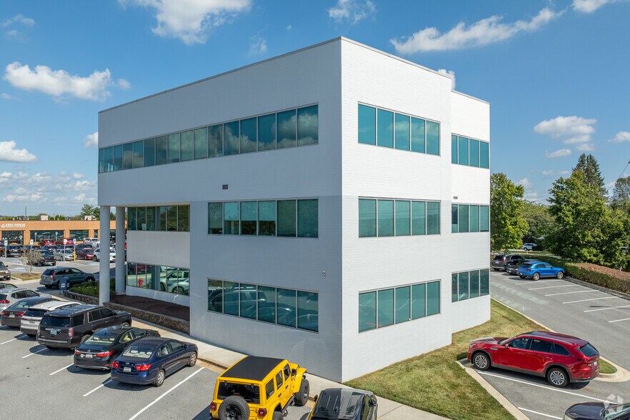 More Photos Of 412 Malcolm Dr, Westminster Medical For Lease