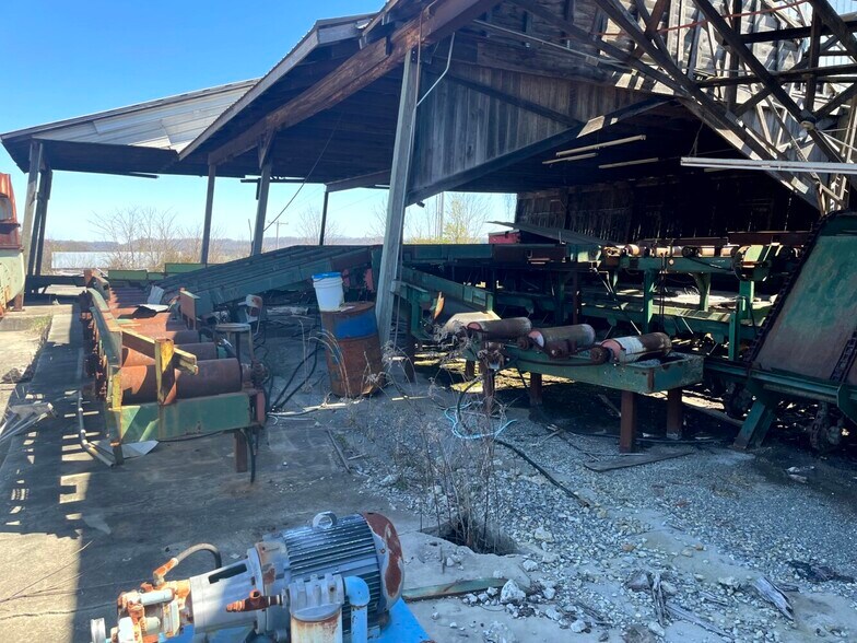 More Photos Of 3016 Highway 81, Fall Branch Land For Sale