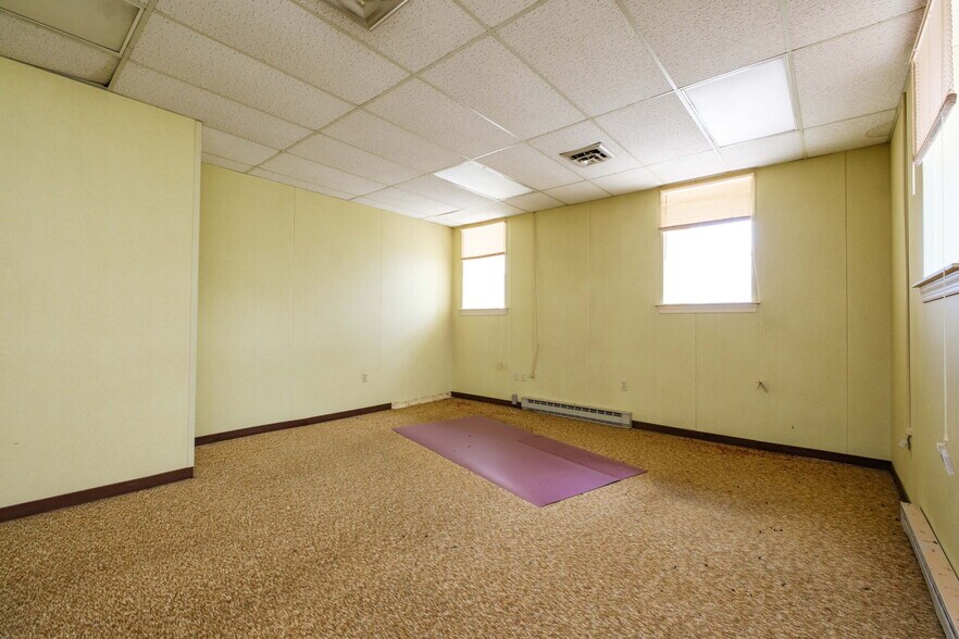 More Photos Of 120 S Main St, Edinburg General Retail For Sale