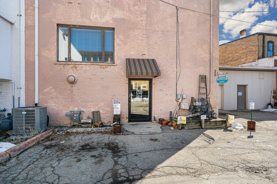 More Photos Of 811 Oregon St, Oshkosh Restaurant For Sale